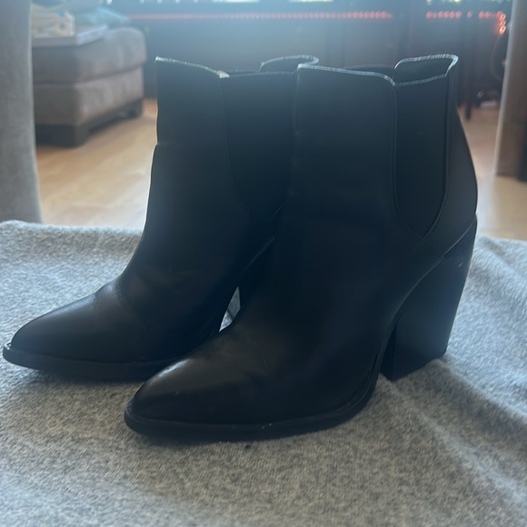 BP - Chelsea Lex Black Leather Bootie Size 7 - Picture 3 of 8